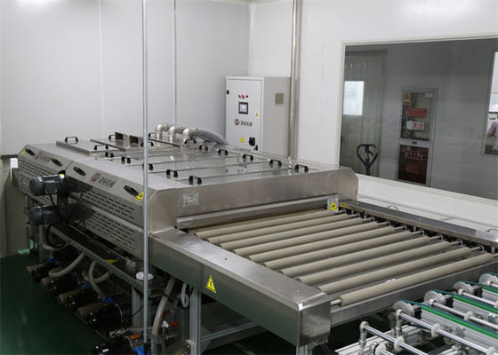 Китай Фотовольтайческое оборудование стеклянной чистки панели фотоэлемента, стеклянный запиток и машина для просушки поставщик